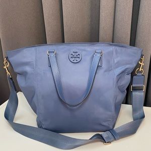 TORY BURCH TILDA NYLON TOTE - BLUE